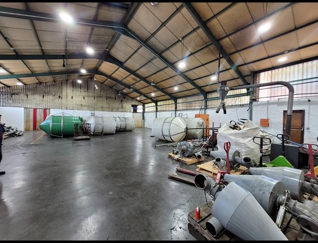 2,160M² WAREHOUSE TO LET IN STIKLAND INDUSTRIAL